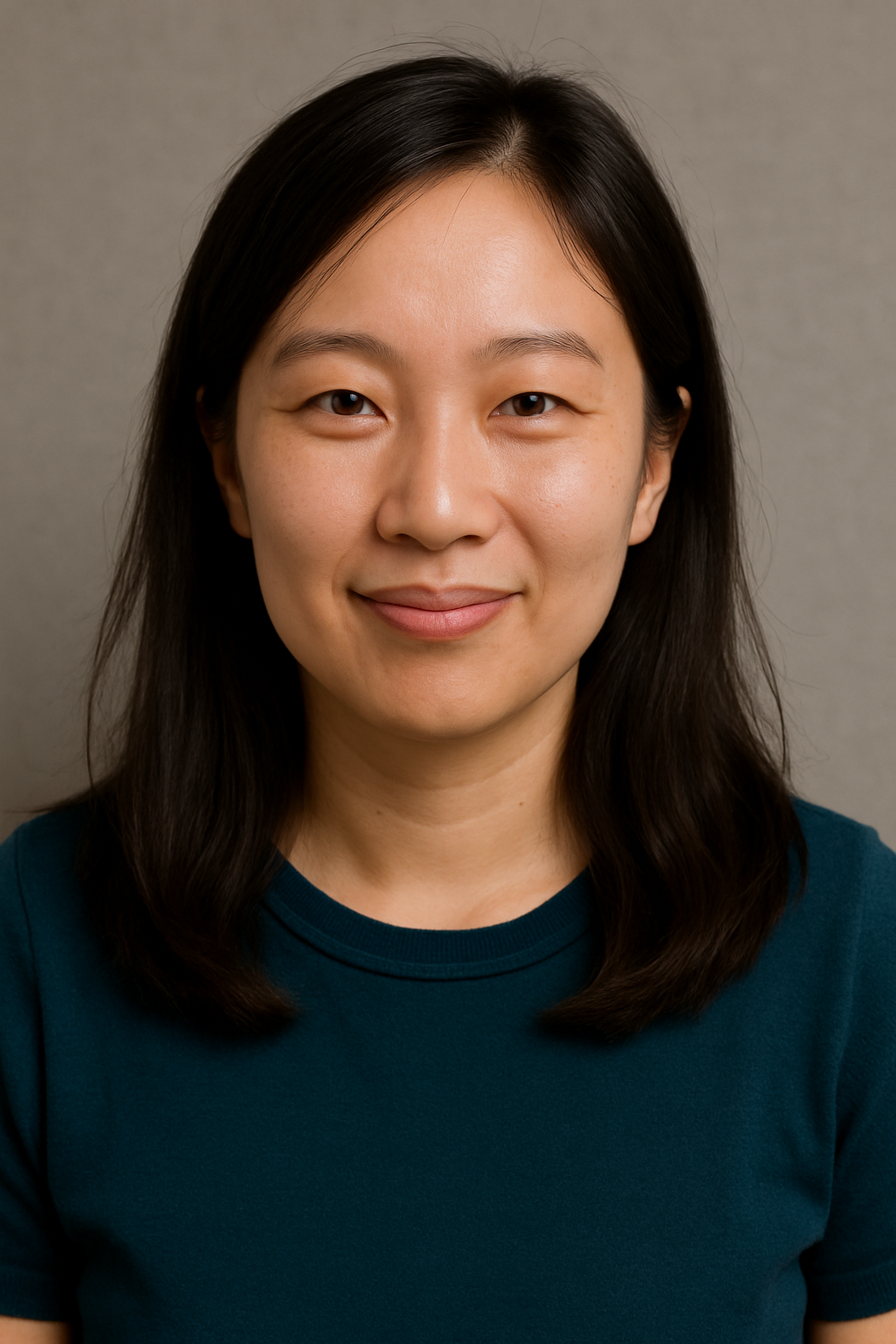 Headshot of Harper He, Chinese culture and education writer based in Hawaii